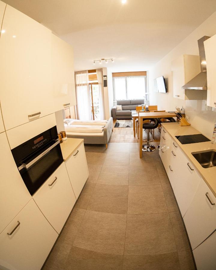 מראנו Flow Apartments Astoria מראה חיצוני תמונה